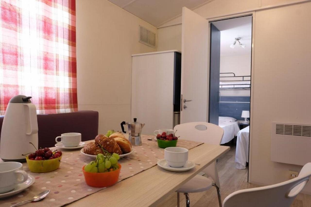 Happy Camp Mobile Homes In Camping Cisano San Vito Bardolino Exterior photo