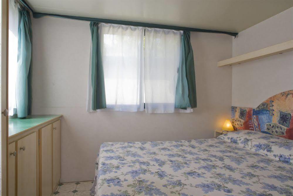 Happy Camp Mobile Homes In Camping Cisano San Vito Bardolino Exterior photo