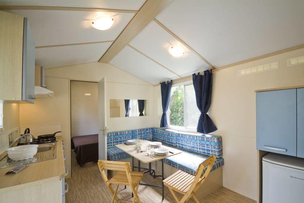 Happy Camp Mobile Homes In Camping Cisano San Vito Bardolino Exterior photo