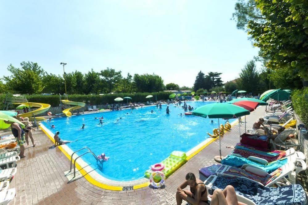 Happy Camp Mobile Homes In Camping Cisano San Vito Bardolino Exterior photo