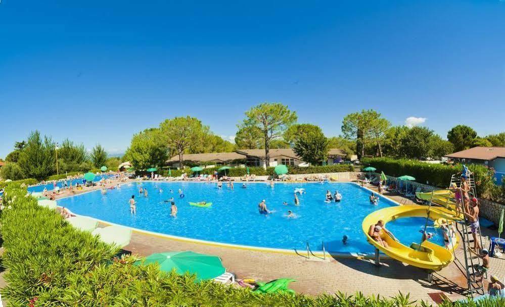 Happy Camp Mobile Homes In Camping Cisano San Vito Bardolino Exterior photo