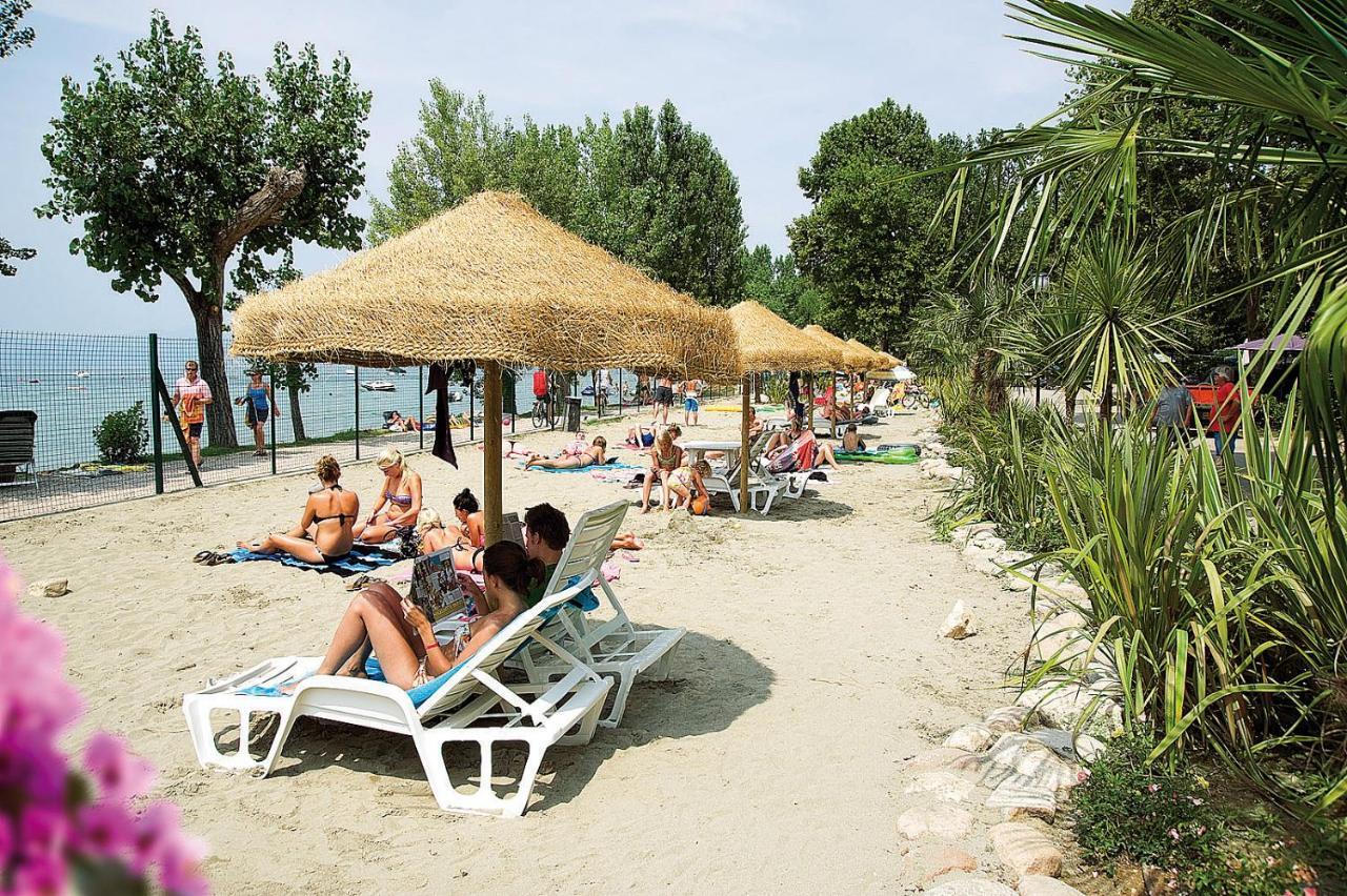 Happy Camp Mobile Homes In Camping Cisano San Vito Bardolino Exterior photo