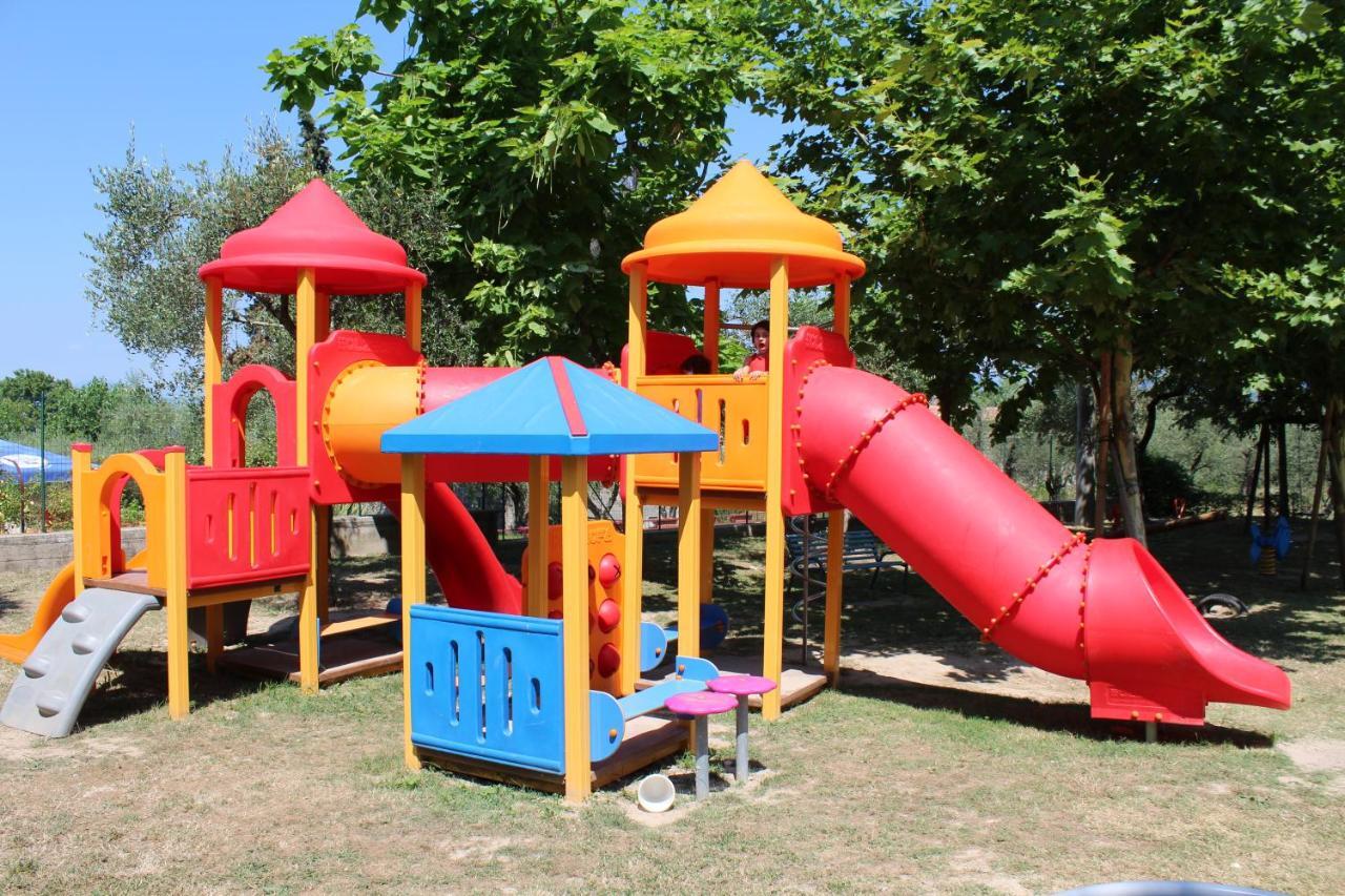 Happy Camp Mobile Homes In Camping Cisano San Vito Bardolino Exterior photo